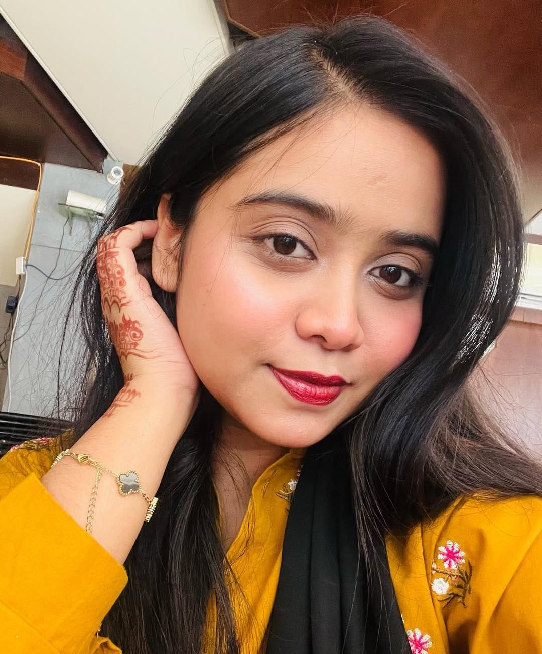 মধুবনতী খালা আমার মাগী